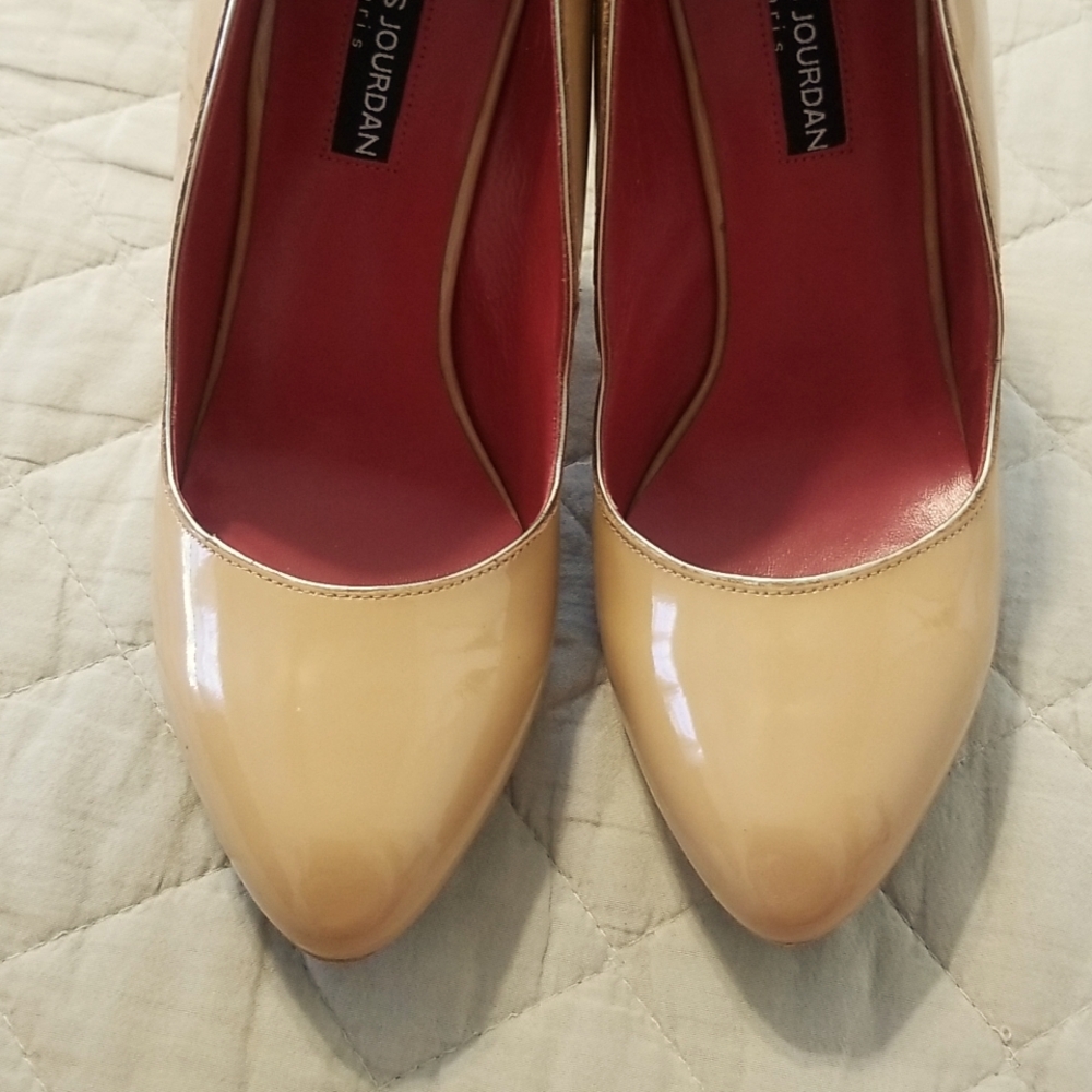 Charles Jourdan Paris Nude Patent Leather Wedge Heels - Picture 3 of 16